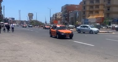 تفاصيل مصرع عامل وإصابة 12 آخرين فى انقلاب سيارة نقل بدائرى الغردقة.. لايف