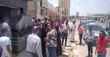 حملة موسعة لإزالة الإشغالات بحى السويس.. صور