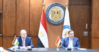 وزير البترول يجتمع مع مستشار الرئيس الفلسطينى لمناقشة التعاون المشترك