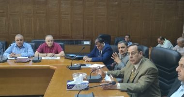 محافظ شمال سيناء يترأس مؤتمرا جماهيريا لمناقشة مشروعات المياه