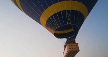 تحليق 21 رحلة بالون طائر بسماء الأقصر.. تقل على متنها 420 سائحا.. صور