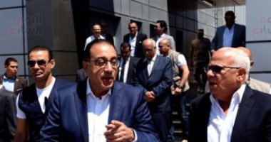 رئيس الوزراء: نحرص على تقديم مختلف الحوافز للشركات لتوطين صناعة السيارات
