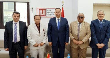 جامعة المنصورة الجديدة تستقبل لجنة قطاع الدراسات التجارية بالمجلس الأعلى للجامعات