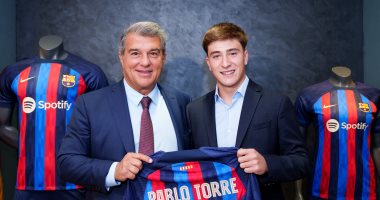 رسميًا.. برشلونة يُعلن ضم بابلو توري أولى صفقاته حتى 2026