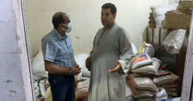 تموين الأقصر تضبط طن قمح محظور الاتجار به فى محلات أعلاف غير مرخصة