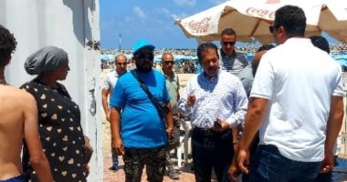 محافظ الإسكندرية يوجه بفصل عاملة نظافة فرضت إكرامية على رواد شاطئ بالمنتزه