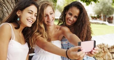 يوم قوة الابتسامة .. 4 فوائد صحية ونفسية للبسمة تعود عليك وعلى غيرك