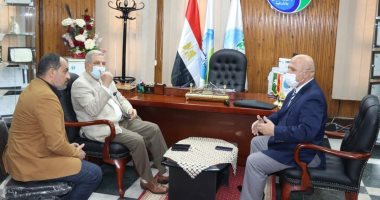 رئيس القابضة للمياه يناقش مشروعات مياه الشرب والصرف الصحى بالشرقية