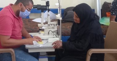 وحدة السكان بالأقصر تفحص 235 مواطنا بالطود ضمن مبادرة "صحتك تهمنا".. صور