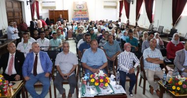 محافظ القاهرة: عمال النظافة يساهمون فى إظهار الوجه الحضارى والتاريخى للعاصمة