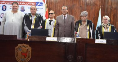 جامعة سوهاج تمنح باحثا من فاقدى البصر الماجستير فى علوم الدراسات الإسلامية
