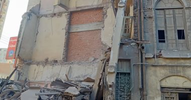 انهيار عقار قديم من طابقين خالٍ من السكان فى طنطا