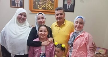 فرحة أسرة آلاء فوزى الأولى على الجمهورية فى الشهادة الإعدادية الأزهرية.. فيديو