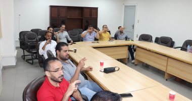  تدريب العاملين بخدمة العملاء بشركة مياه بنى سويف على لغة الإشارة 
