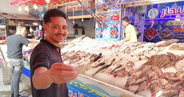 زحام بسوق أسماك بورسعيد.. البورى والجمبرى والكابوريا تتصدر بورصة السمك.. فيديو