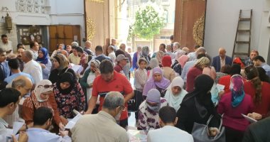 توافد الأطباء البيطريين على النقابة للمشاركة بالجمعية العمومية العادية.. صور