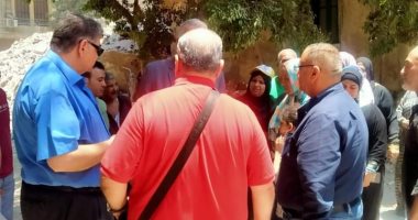 رئيس "صحة النواب" يتفقد عقار الوايلى المنهار ويقدم العزاء لأهالى الضحايا