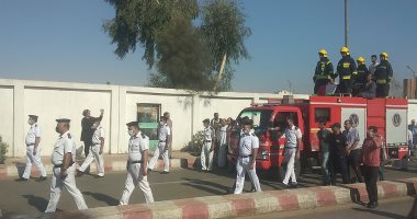 مسجد عبدالرحيم القناوى يستقبل جثمان بطل المداهمة الأمنية فى قنا.. صور