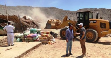 تنفيذ 9 قرارات إزالة لطواحين وكسارات الذهب بأسوان.. صور