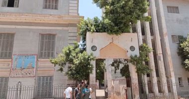 شاهد رد فعل طلاب الثانوية الأزهرية على أسئلة مادة الأحياء فى سوهاج.. لايف