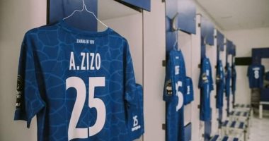 الزمالك يرتدى القميص الأزرق فى مواجهة الأهلى الليلة