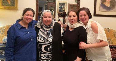 شاهد الفنانة الكبيرة نورا بصحبة بنات شقيقتها بوسى فى أحدث ظهور.. صور 