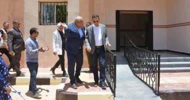 نائب وزير الاتصالات يتفقد مقر المبنى الإداري الجديد لمحافظة الوادي الجديد.. صور