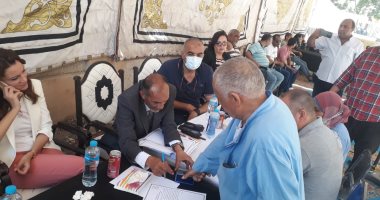 صور.. محافظة الجيزة تسلم 40 أسرة وحدات سكنية مفروشة بالدقى