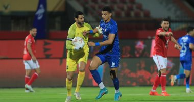 الأهلى والزمالك يفتتحان مشوار النسخة الجديدة للدوري المصرى الليلة.. الأحمر بقيادة كولر يواجه الإسماعيلى فى صدام كلاسيكى على شط الإسكندرية.. والفارس الأبيض يبدأ رحلة الدفاع عن اللقب أمام سموحة بالجبل الأخضر