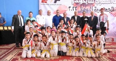 محافظ كفر الشيخ يهنئ أبطال تايكوندو مطوبس لحصدهم 27 ميدالية ببطولة الجمهورية