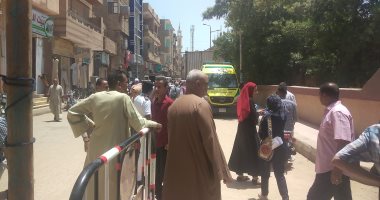 إصابة طالبة بإغماء بعد انتهاء امتحانات الثانوية فى قنا ونقلها إلى المستشفى