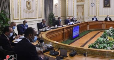 رئيس الوزراء يترأس اجتماع مجلس المحافظين عبر الفيديو كونفرانس