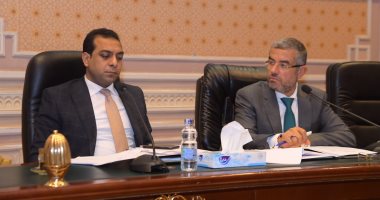 نائب محافظ قنا للنواب: البدء بتوصيل الصرف الصحى للقرى الأساسية ثم التوابع 