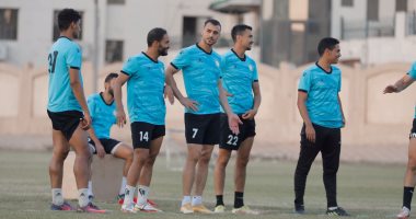 فريق البنك الأهلي يواصل تدريباته استعدادًا للزمالك.. صور 
