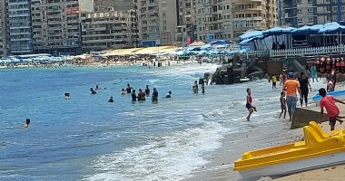 فرق إنقاذ وغواصين للبحث عن جثمان غريق بشاطئ سيدى بشر بالإسكندرية.. فيديو