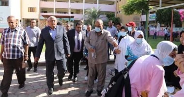 جولات مكوكية للمحافظين لمتابعة انتظام طلاب الثانوية العامة فى لجان الامتحانات.. وتوجيهات مشددة بتوفير كافة سبل الراحة والدعم للطلاب وتطبيق كافة الإجراءات الاحترازية داخل اللجان.. صور