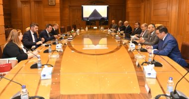 وزير الإنتاج الحربى يستقبل وزير التكنولوجيا والصناعة المجرى لبحث أوجه التعاون المشترك