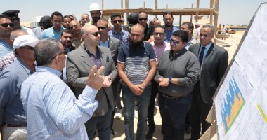 محافظ بنى سويف يتفقد مشروع محطة معالجة بدنديل لخدمة 15 قرية.. صور
