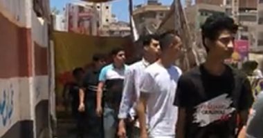 شاهد آراء طلاب الثانوية بالمنصورة فى امتحانى الاقتصاد والإحصاء.. لايف