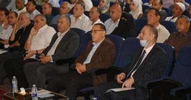 محافظ الشرقية يشهد ورشة عمل تطبيق منظومة المرتبات PAY ROLL للعاملين بالدولة 