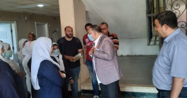وكيل صحة السويس يشيد بأطباء طوارئ الباطنة ورئيس تمريض المستشفى العام 