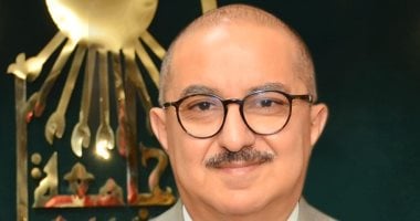 رئيس جامعة أسيوط يقرر صرف مكافأة شهرا للعمال بمناسبة عيد الأضحى