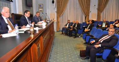 لجنة زراعة النواب تفتح ملف الأسمدة والحمى القلاعية.. اللجنة: السماد يكفي الموسم الصيفى ولدينا فائض بالجمعيات.. والخدمات البيطرية: عدم الإبلاغ عن الحمى القلاعية جريمة وتطوير 1833 وحدة ضمن مبادرة "حياة كريمة"