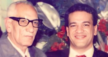 ‫صلاح عبد الله يهدى والده الراحل قصيدة شعرية في عيد الأب