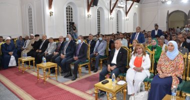 محافظ الإسماعيلية ورئيس الطائفة الإنجيلية يشهدان رسامة قس لكنيسة الإسماعيلية.. صور