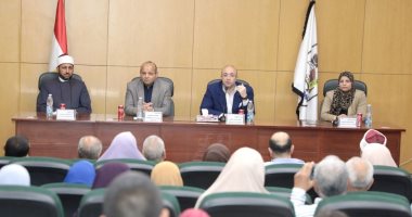 محافظ بنى سويف يلتقى حجاج الجمعيات ويوجه بتقديم التيسيرات اللازمة