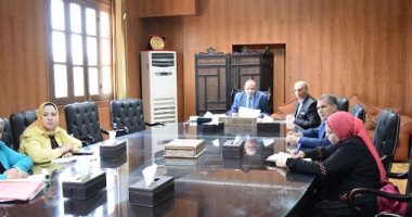 رئيس جامعة بنى سويف يرأس اجتماعات الخدمات الطلابية والمنشآت