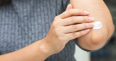 وصفات طبيعية لتفتيح الكوعين والركبتين في المنزل.. مكوناته موجودة فى كل بيت
