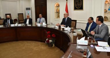 وزير الإسكان يلتقى شركات المقاولات العاملة بمشروعات العاصمة الإدارية الجديدة