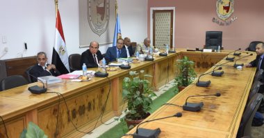 المرشحون لمنصب عميد كلية الطب البيطرى بسوهاج يعرضون خططهم التطويرية